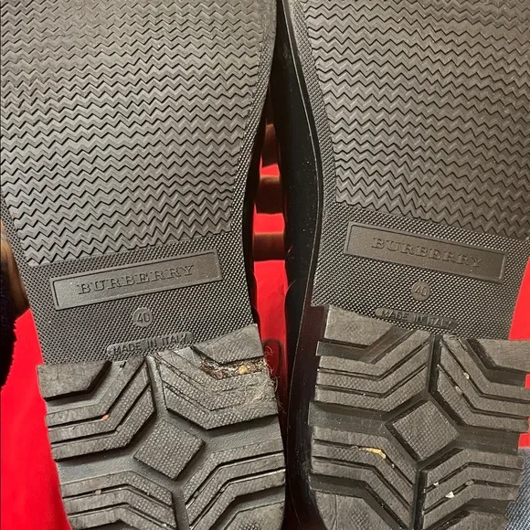 Burberry rain boots - Picture 3 of 7